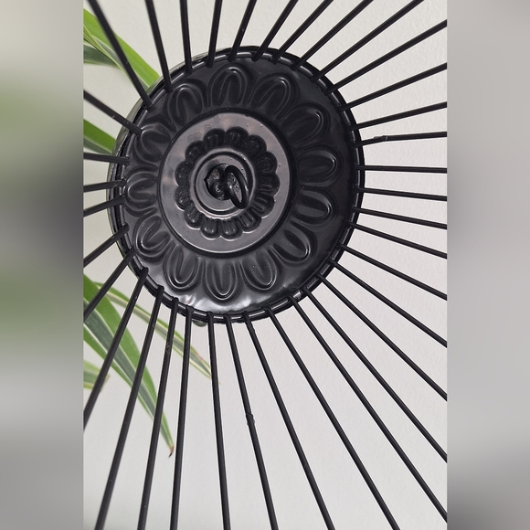 Hexagonal iron cage - Picture 7 of 14